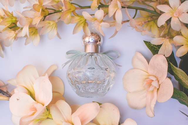 مكونات العطر