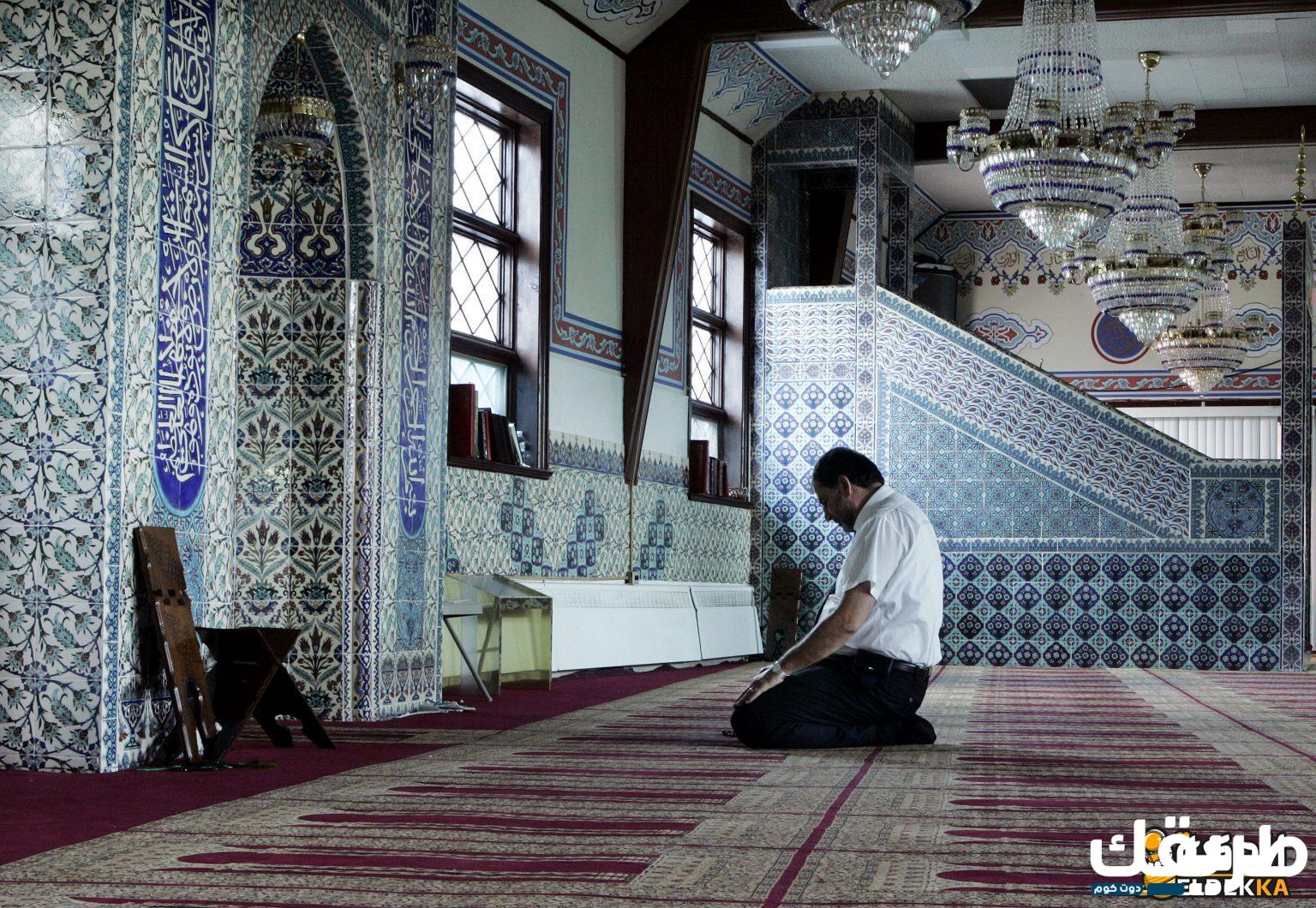 حكم متابعة إمام الصلاة في أفعاله خلال تأدية الصلاة 2 حكم متابعة إمام الصلاة في أفعال الصلاة