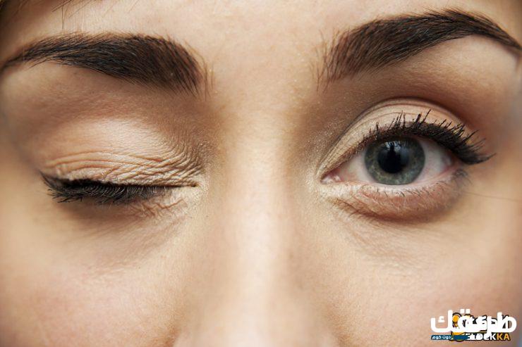 تفسير رفة العين اليسرى من الأعلى 3 تفسير رفة العين اليسرى من الأعلى