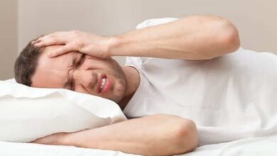 الصداع عند الاستيقاظ من النوم أسبابه وطرق علاجه 7 الصداع عند الاستيقاظ من النوم أسبابه، وطرق علاجه
