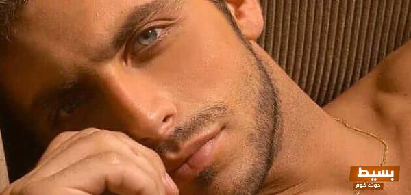 تفسير حلم رجل ينظر إليَّ بإعجاب للعزباء: رسالة مشوقة من عالم الأحلام تحكي عن الآمال والعواطف! 1 تفسير حلم رجل ينظر الي بإعجاب للعزباء