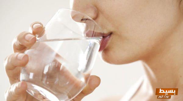 تفسير حلم شرب الماء بعد العطش: رحلة غامضة نحو الفهم العميق للمعاني الروحية والثقافية 1 تفسير حلم شرب الماء بعد العطش