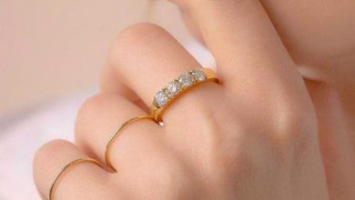 تفسير رؤية خواتم ذهب كثيرة في المنام للمتزوجة: اكتشف المعاني العميقة وراء هذا الحلم الساحر! 3 رؤية خواتم ذهب كثيرة في المنام للمتزوجة e1655537802810