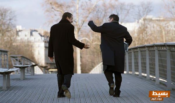 تفسير رؤية صديق قديم في المنام لابن سيرين: كشف الأسرار والدلالات العميقة وراء ظهور الأصدقاء في أحلامنا! 1 رؤية صديق قديم في المنام 1