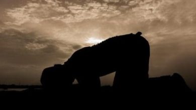 تفسير حلم عدم القدرة على الوقوف في الصلاة: دلالاته العميقة وتأثيره على حياتك الروحية والنفسية! 2 30 2