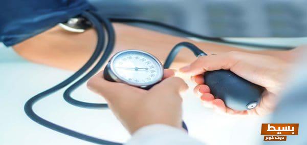 الإسعافات الأولية عند هبوط الضغط دليلك الشامل لإنقاذ الحياة وتحسين الصحة بسرعة! 1 54