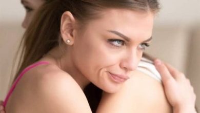 تفسير حلم صديقتي تكرهني: ماذا يعني هذا الحلم الغامض وكيف يؤثر على علاقاتنا؟ 4 937 scaled