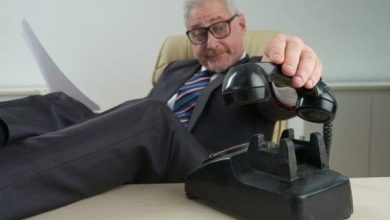 فاتورة التليفون الأرضي من المصرية للاتصالات بالاسم احصل على تفاصيل فاتورتك بسهولة وسرعة وبدون تعقيد! 5 portrait old school entrepreneur scaled