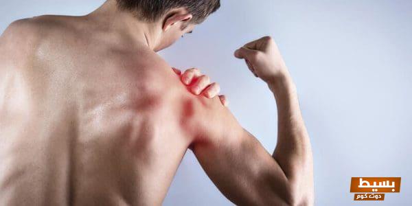 أسباب مذهلة وراء ألم الكتف الأيسر من الخلف وكيفية علاجها بفعالية! 1 ألم في الكتف الأيسر من الخلف