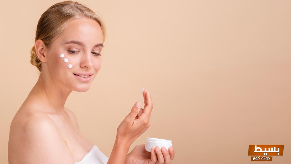 أهمية ترطيب البشرة في الشتاء دليلك الشامل للحفاظ على صحة وجمال بشرتك في الأيام الباردة! 8 أهمية ترطيب البشرة فى الشتاء
