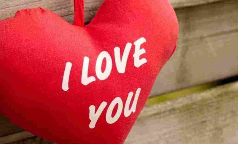 رد على كلمة أحبك بشعر تعبير عاطفي يهز المشاعر ويدغدغ الأحاسيس 1 احبك حتى الموت