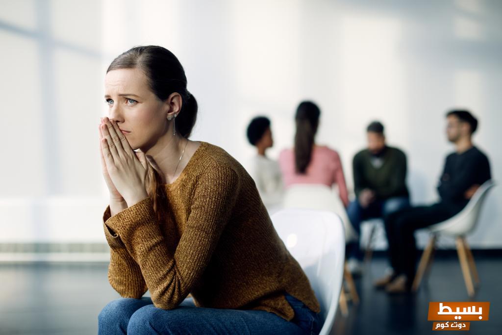 اعرض الخجل الاجتماعي اكتشف الأسباب والعلاج الفعّال لتحسين ثقتك بنفسك! 4 اعراض الخجل الاجتماعي