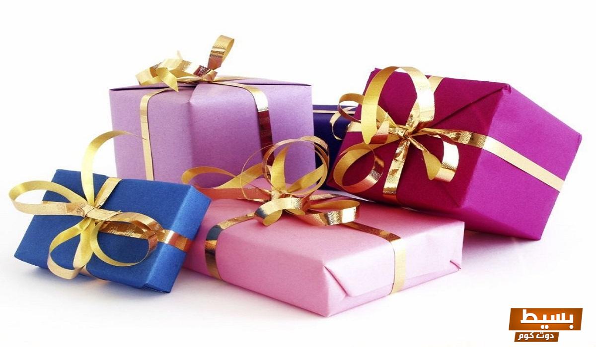 اقتراح هدايا عيد ميلاد للخطيب والخطيبة بالصور أفكار مبهرة تضفي لمسة سحرية على احتفالاتكم! 5 اقتراح هدايا عيد ميلاد للخطيب والخطيبة بالصور