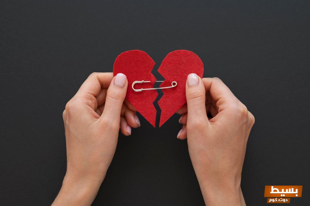 الخوف من الالتزام العاطفي استكشف أسباب هذا الشعور وكيفية التغلب عليه! 7 الخوف من الالتزام العاطفي