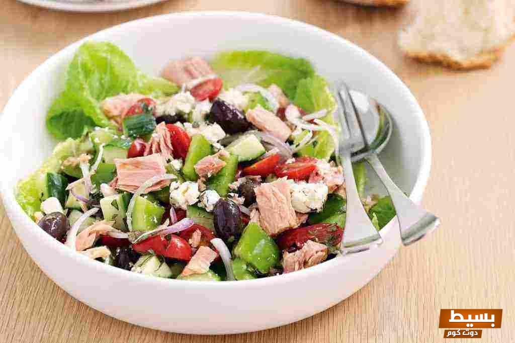 عدد السعرات الحرارية في السلطة الخضراء واليونانية: اكتشف المفاجآت الصحية التي تفيد جسمك! 4 السعرات الحرارية في السلطة