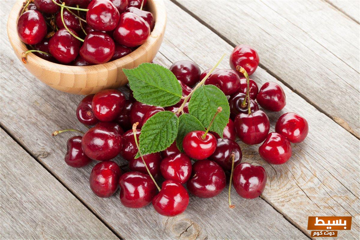 تفسير رؤية الكرز في المنام دلالة البهجة والخصوبة والهدايا السارة التي يحملها المستقبل 9 الكرز في المنام