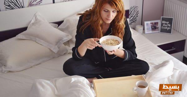تجربتي المذهلة مع النوم دون عشاء كيف أحدثت تغييرات جذرية في صحتي وطاقتي! 1 تجربتي مع النوم دون عشاء