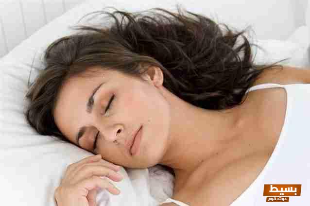 <p><strong>العري في المنام: بشارة خير وفتح أبواب الأمل</strong></p> 1 تفسير حلم التستر من العري للعزباء في المنام