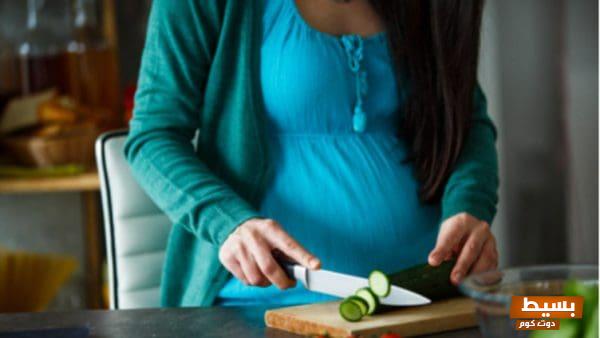 تفسير حلم الخيار الأخضر للحامل ودلالاته المثيرة حول نوع الجنين! 1 تفسير حلم الخيار الأخضر للحامل ونوع الجنين scaled