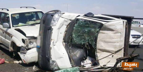 تفسير حلم انقلاب السيارة والنجاة منها: دلالة على الأمل والتغيير في حياتك! 1 تفسير حلم حادث انقلاب سيارة في المنام