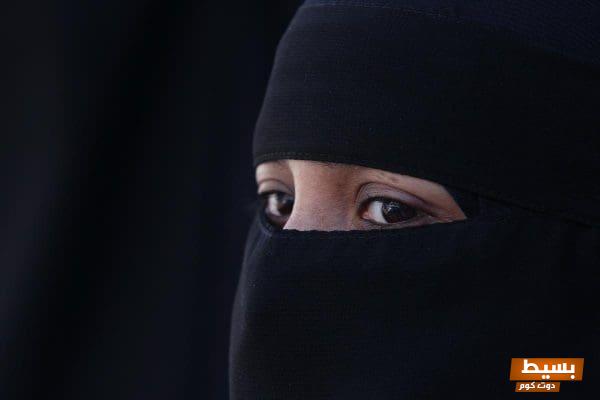 تفسير حلم امرأة منقبة تلاحقني: دلالات رمزية ومعاني عميقة قد تغير نظرتك للأمور! 1 تفسير حلم رؤية النقاب في المنام