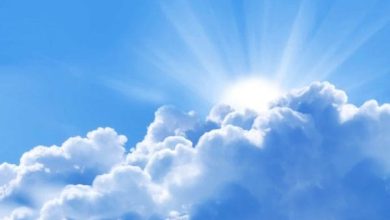 تفسير حلم رؤية السماء الزرقاء والسحب البيضاء: دلالات مدهشة ومعانٍ عميقة تنقل طاقات إيجابية! 7 تفسير حلم رؤية شخص في السماء في المنام