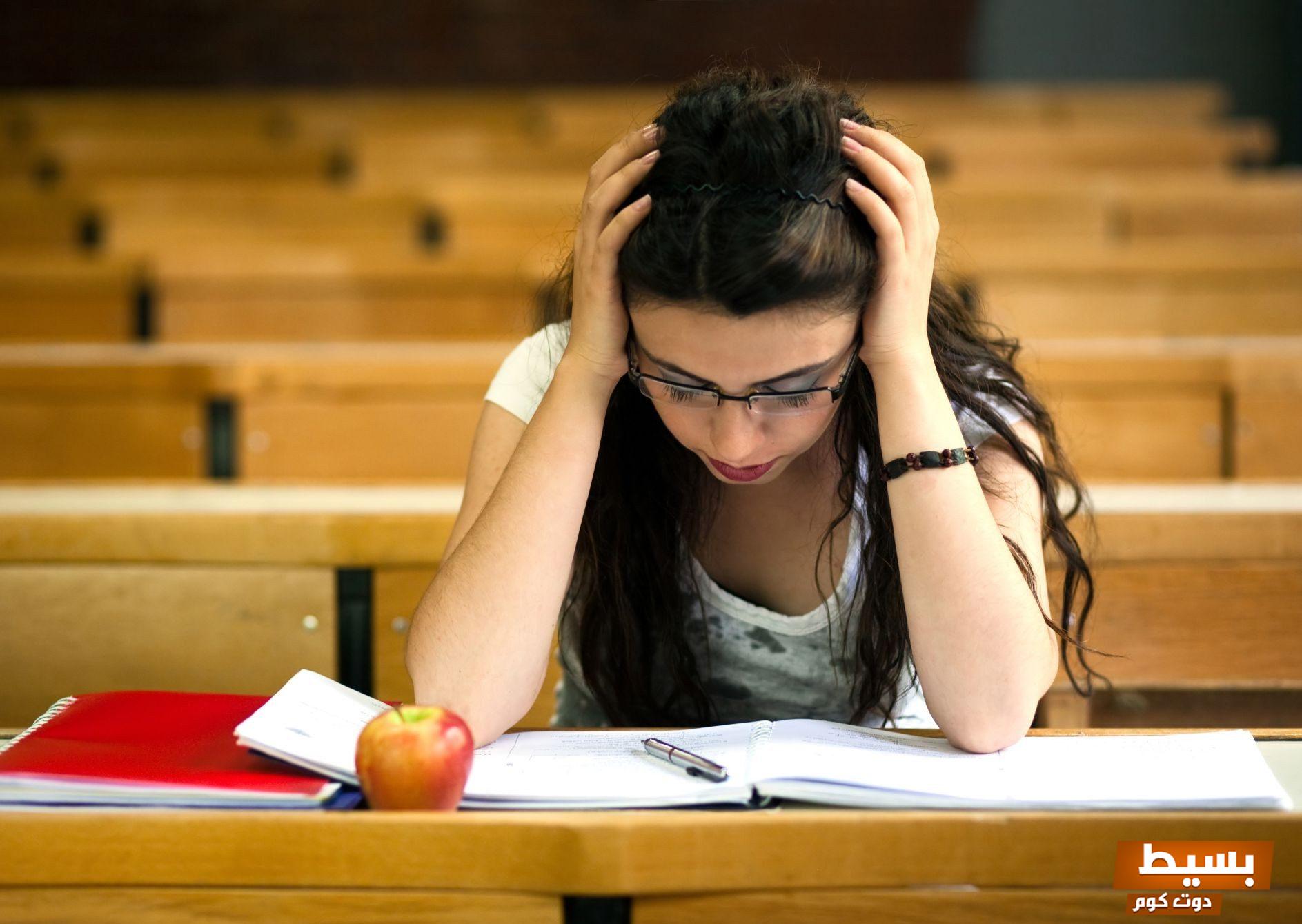 حلمت أني في امتحان ولا أعرف كيف أحل... فما هو معنى هذا الحلم الغامض الذي يجعلني أشعر بالقلق والتوتر؟ 26 حلمت اني في امتحان e1718981810358