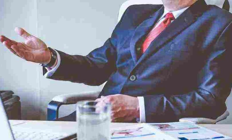 <p><strong>تفسير حلم تولي منصب مدير: استكشف دلالات ورموز النجاح والتفوق في حياتك</strong></p> 1 رؤية المدير في المنام