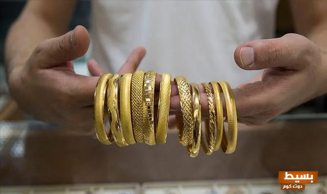ما هو تفسير رؤية شراء الغوايش الذهب في المنام اكتشف المعاني العميقة والدلالات الروحية وراء هذا الحلم المثير! 4 شراء الغوايش الذهب في المنام