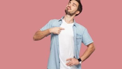 كلام مقصود لشخص متكبر كلمات جريئة تفضح تضخم الأنا وتعكس الحقيقة الصعبة! 6 صفات الإنسان المتكبر