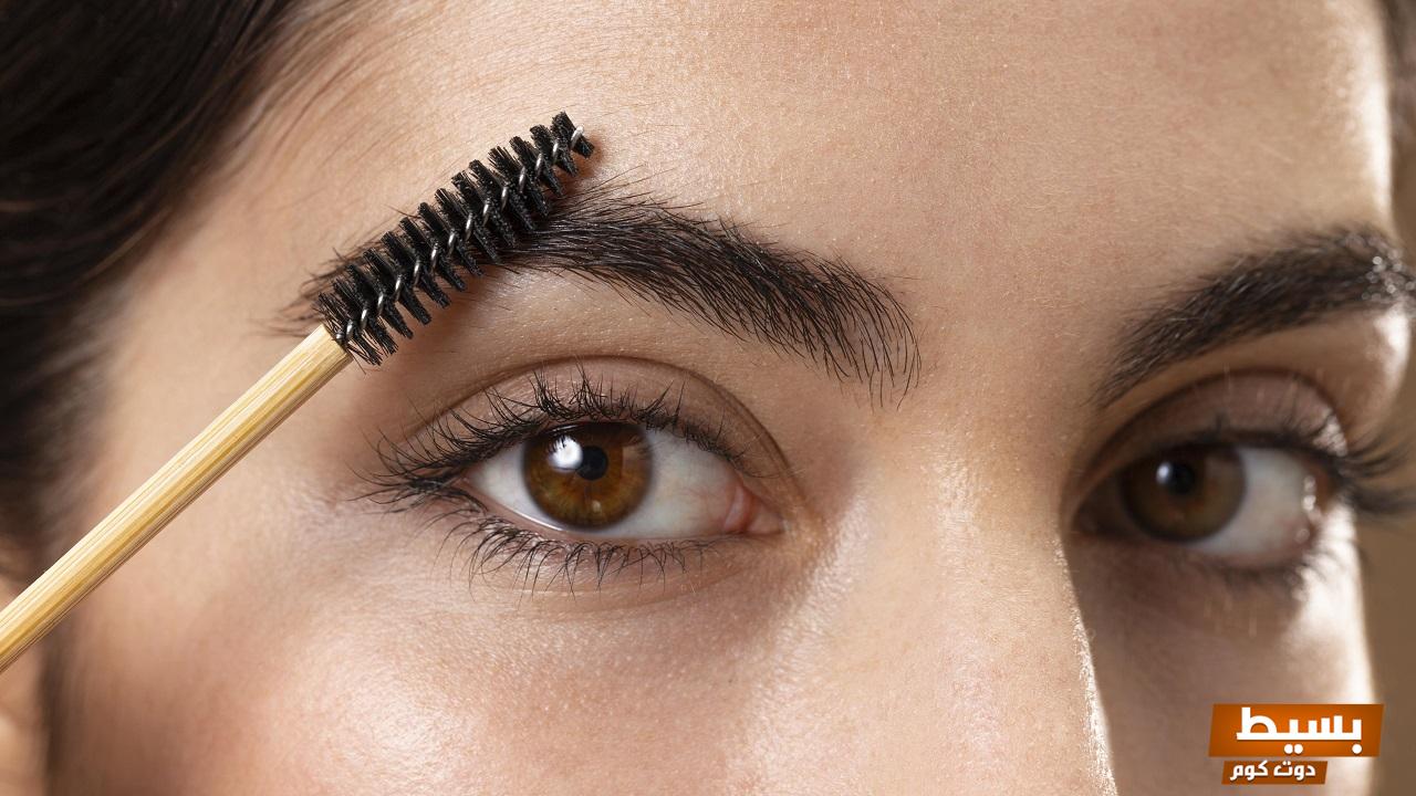 طرق تكثيف الحواجب سريعًا احصلي على إطلالة جذابة ومثالية في دقائق معدودة! 3 طرق تكثيف الحواجب سريعًا