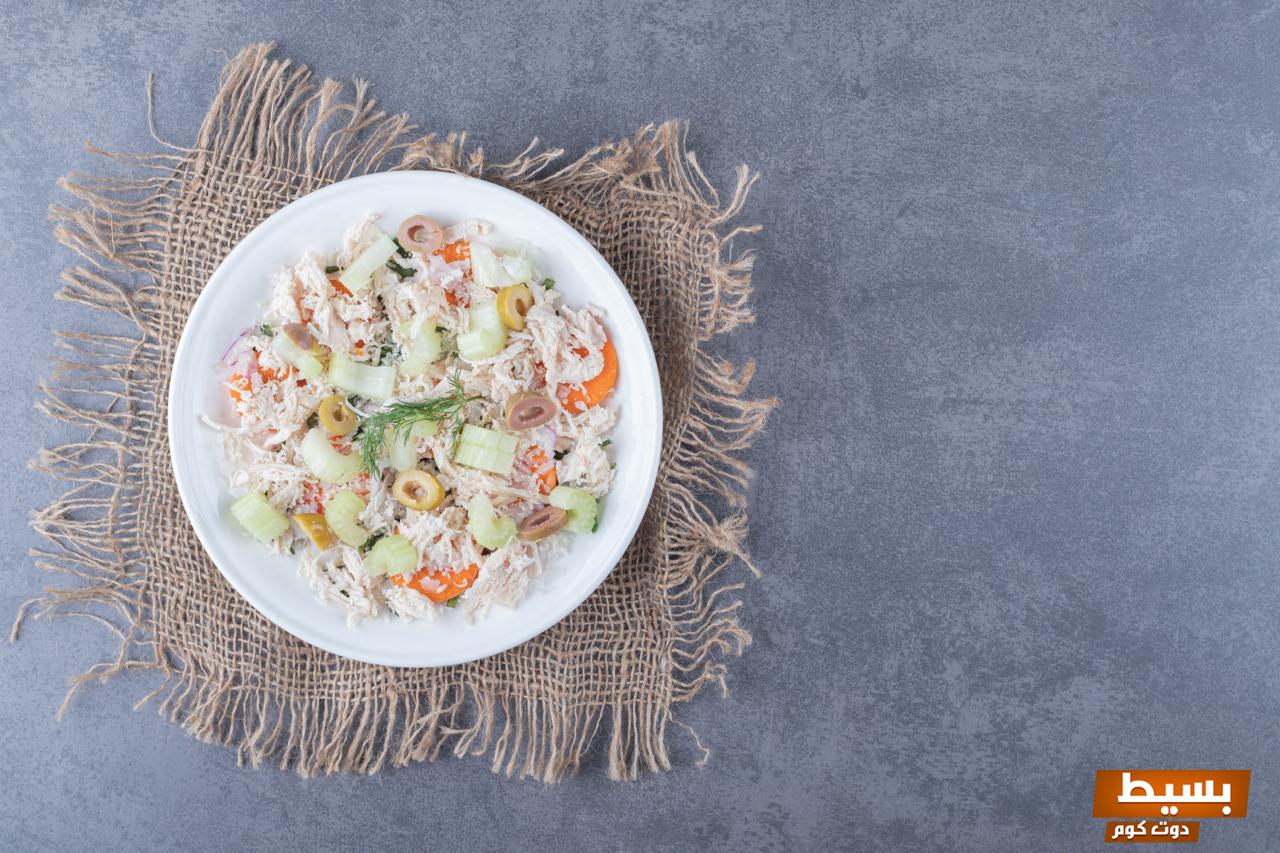 طريقة عمل سلطة كول سلو اكتشف الوصفة السهلة واللذيذة التي ستدهش عائلتك! 6 طريقة عمل سلطة كول سلو كنتاكي