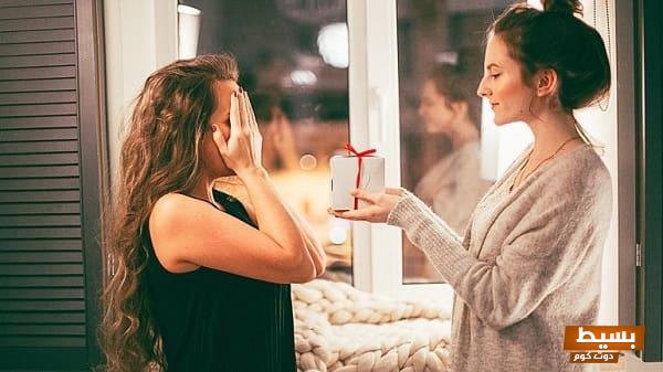 كلمات مؤثرة عن الأخت تبكي القلوب وتلامس المشاعر 1 عبارات شكر على الهدية من الاخت