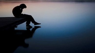 اجمل ما قيل في الحزن الصامت تأملات عميقة تلامس الروح وتكشف عن جمال الألم الخفي 2 عبارات عن الحزن الصامت 1 scaled