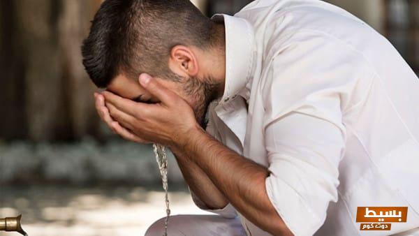 تفسير حلم الوضوء بماء غير نظيف: دلالات ورموز تكشف أسرار حلمك وتأثيره على حياتك اليومية! 1 عدم اكتمال الوضوء في المنام