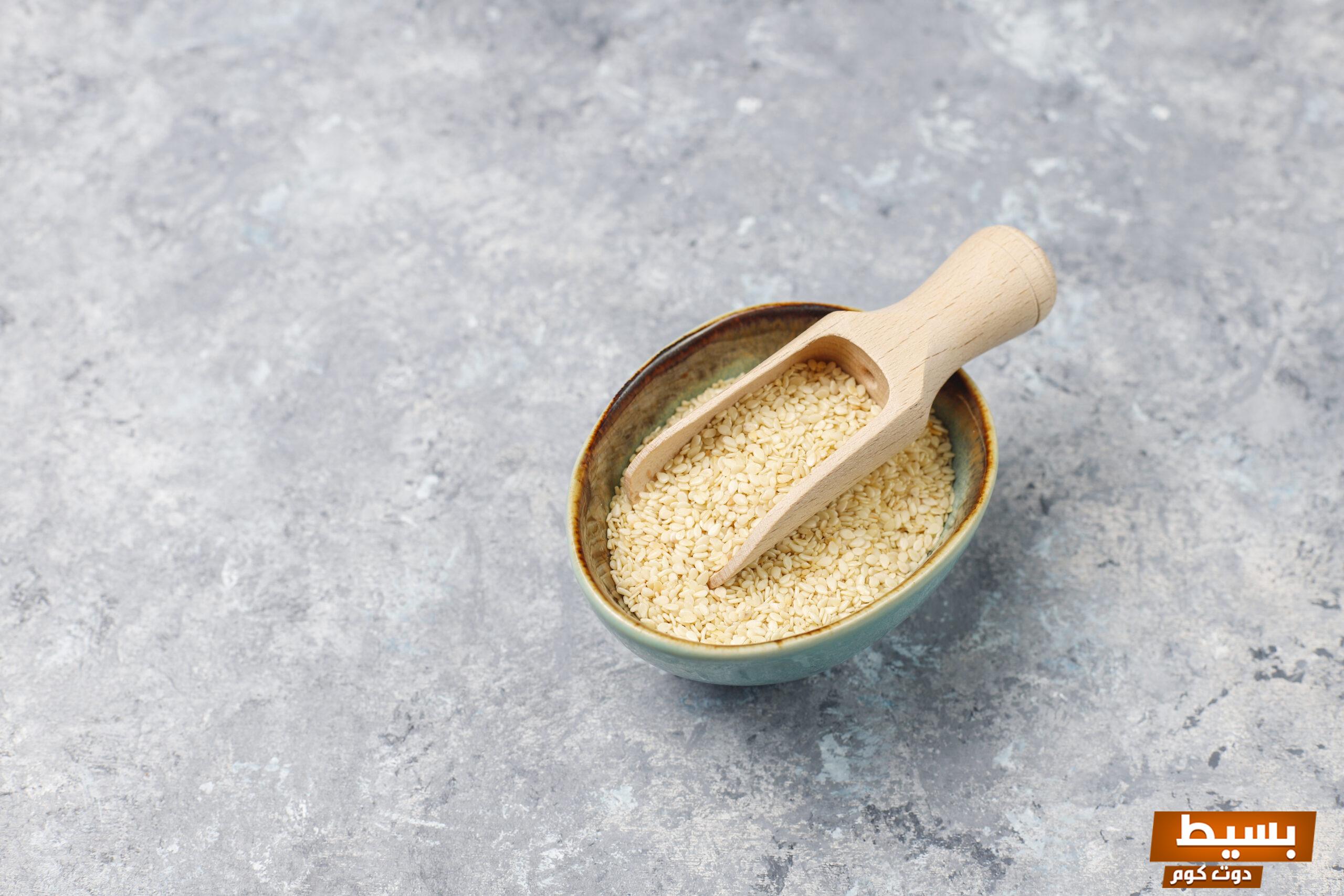 فوائد السمسم للرجل اكتشف كيف يمكن لهذه البذور الصغيرة أن تعزز صحتك وطاقتك! 2 فوائد السمسم للرجال scaled