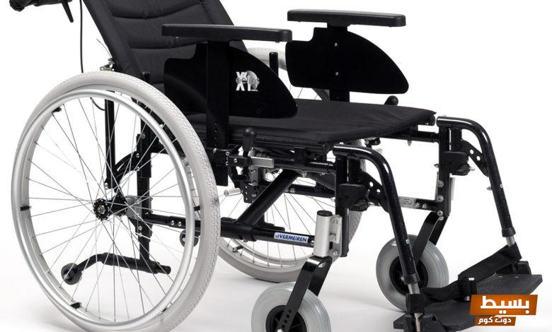 تفسير رؤية كرسي متحرك في المنام دلالات مذهلة ورسائل خفية قد تغير حياتك! 6 كرسي متحرك في المنام