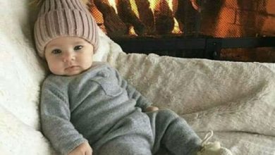 <p><strong>تفسير رؤية مداعبة طفل صغير في المنام للعزباء: اكتشف معانيها العميقة وتأثيرها على حياتك المستقبلية</strong></p> 5 كم قطعه يلبسها الطفل في الشتاء