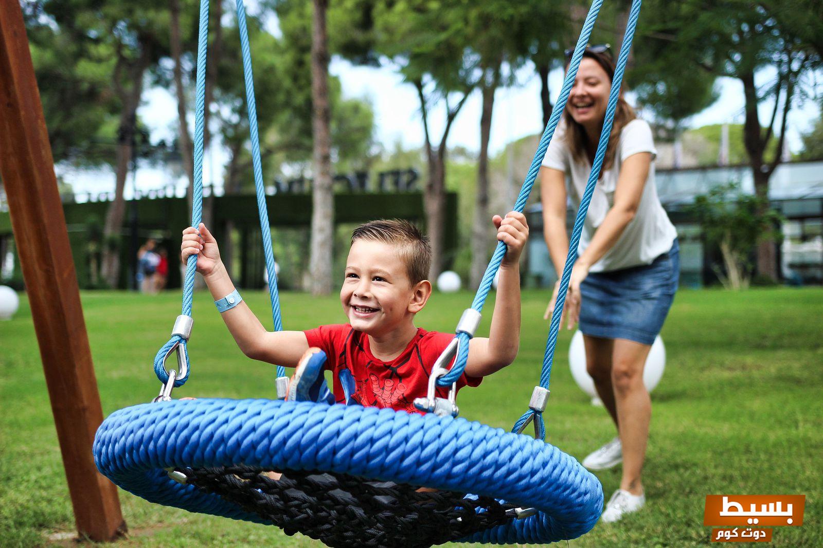 كيف أكون صديقة لأبنائي دليلك الشامل لتعزيز روابط الحب والثقة بينهم 7 كيف أكون صديقة لأبنائي؟