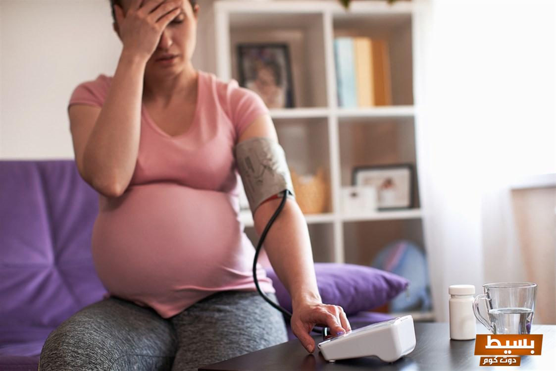 هبوط الضغط عند الحامل دليل شامل لفهم الأسباب والآثار وطرق التعامل الفعّالة! 5 كيف نعالج هبوط الضغط عند الحامل