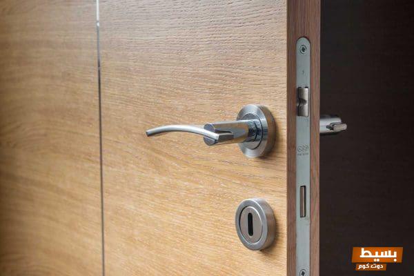 <p><strong>تفسير حلم قفل الباب من الخوف: اكتشف المعاني الخفية وراء هذا المنام الغريب والمثير</strong></p> 1 لماذا حذرنا الرسول من فتح باب الحمام ليلا