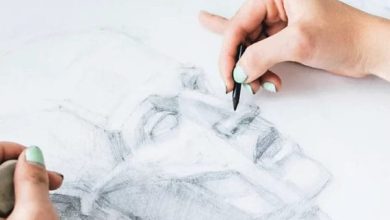 رسومات عصرية ومؤثرة عن الفن والحياة الاجتماعية اكتشف الأبعاد الخفية والإلهام في كل تفصيلة! 2 موضوع عن الرسم وأثره في حياتنا scaled