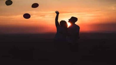 نقطة ضعف الرجل الدلو في الحب: اكتشف الأسرار الخفية وراء مشاعره الحقيقية! 2 نقطة ضعف الرجل الدلو في الحب 1