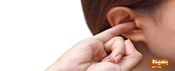 هل الغدة الدرقية تسبب ألم الأذن؟ اكتشف العلاقة المثيرة بينهما وتأثيرها على صحتك! 2 هل الغدة الدرقية تسبب ألم الأذن0