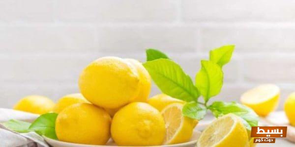 هل الليمون يرفع الضغط أو يخفضه اكتشف الحقيقة المدهشة التي ستغير نظرتك! 1 هل الليمون يرفع الضغط1