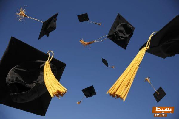 كلمة مؤثرة تلقيها الأم في حفل التخرج تعبر عن الفخر والحنان مع لحظات لا تُنسى 1 هل يمكن دراسة تخصص آخر بعد التخرج3