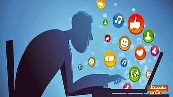 الفرق المثير بين البيانات الداخلية وبيانات التواصل الاجتماعي: اكتشف كيف تؤثر على استراتيجياتك وتحليلاتك الرقمية! 1 وسائل التواصل الاجتماعي وأثرها على المجتمع2